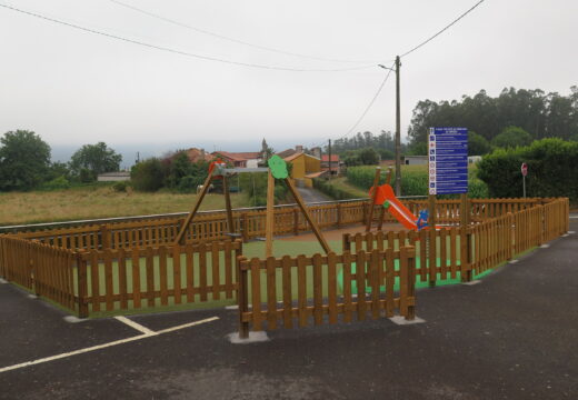 O concello abre ao público os parques infantís de Erboedo e Soandres e mellora o da Praza Maximino Canedo cunha tirolina